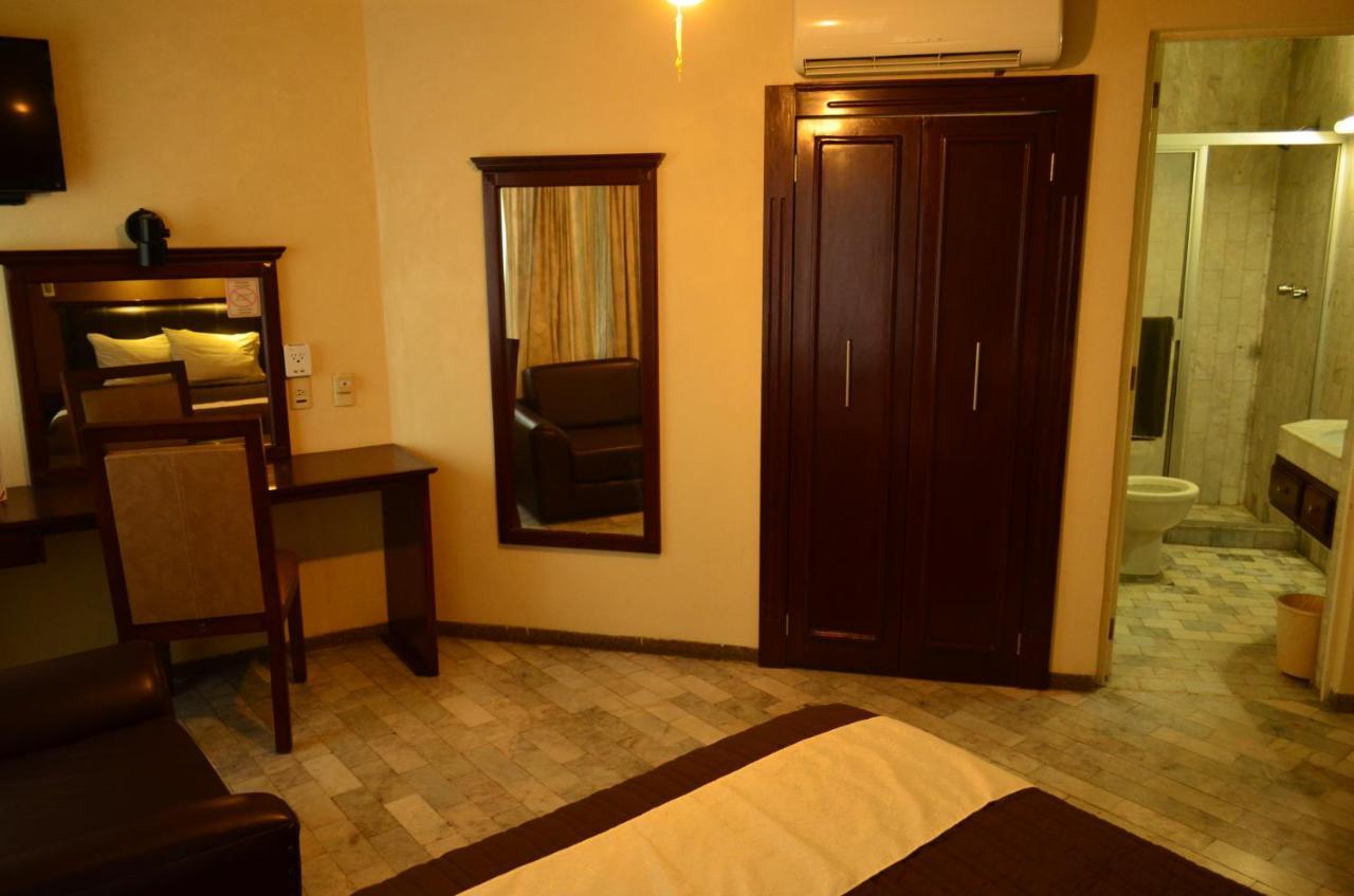 Hotel Flamingo Kristal Irapuato Kültér fotó