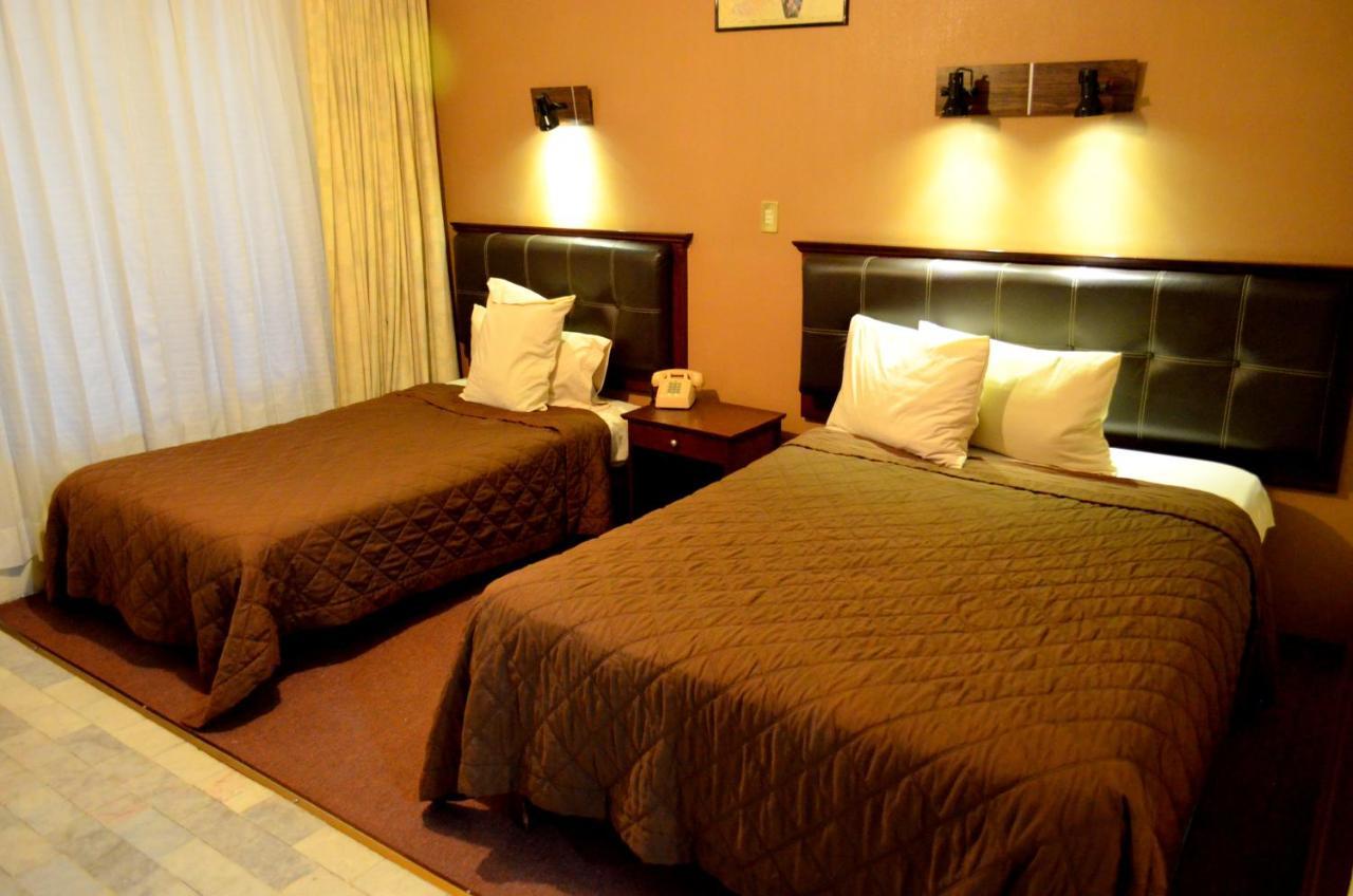 Hotel Flamingo Kristal Irapuato Kültér fotó