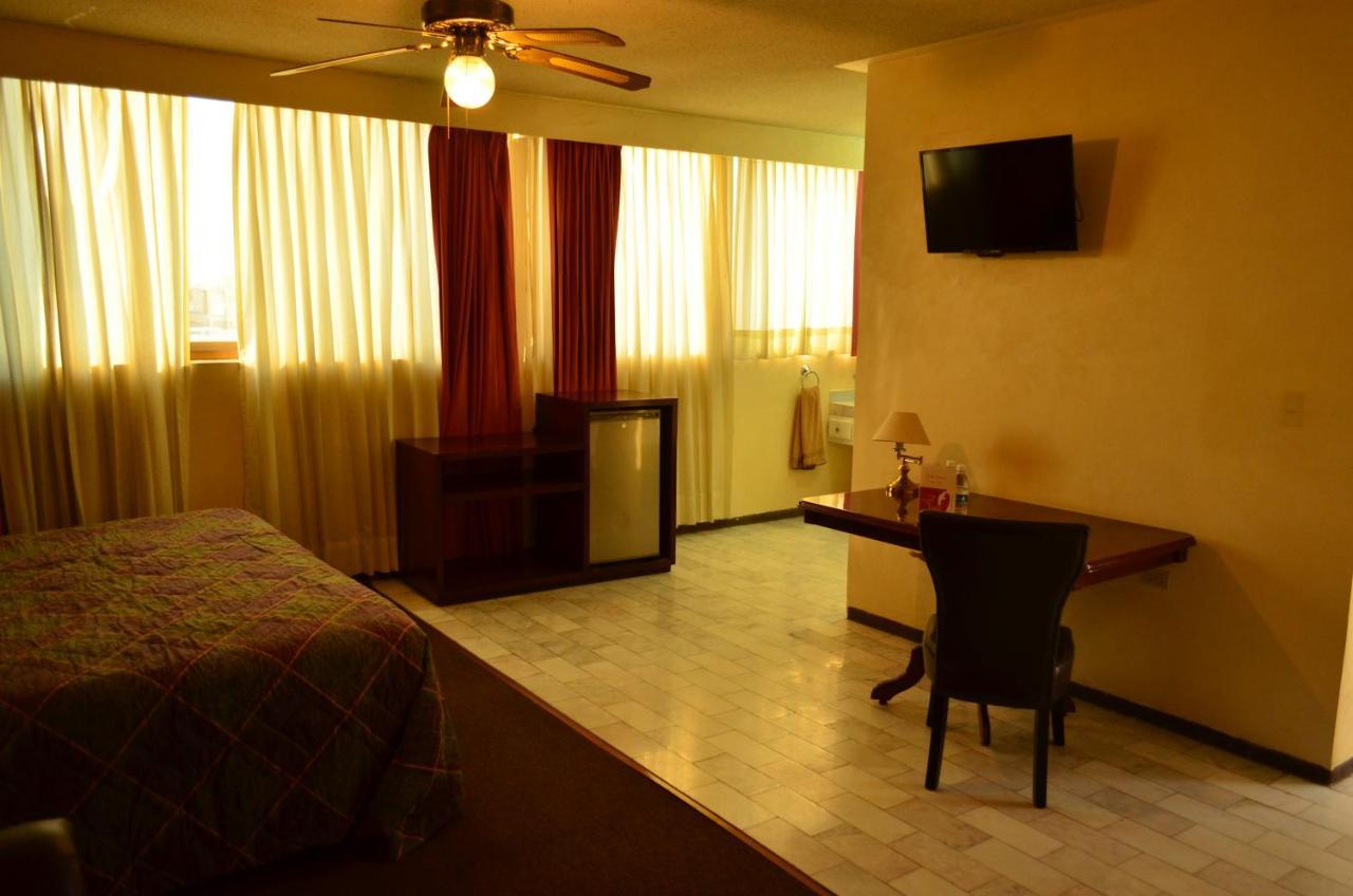Hotel Flamingo Kristal Irapuato Kültér fotó