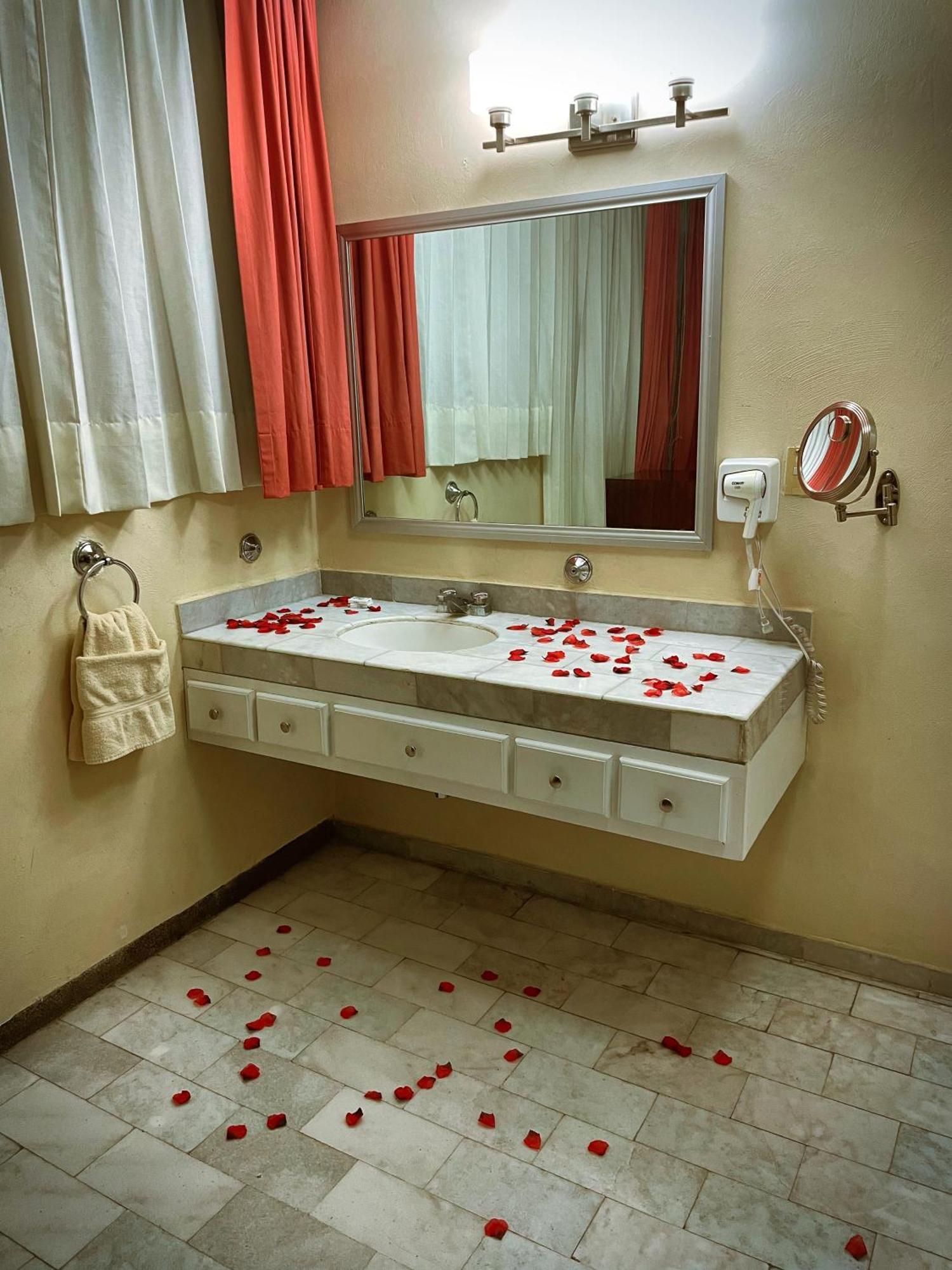 Hotel Flamingo Kristal Irapuato Kültér fotó