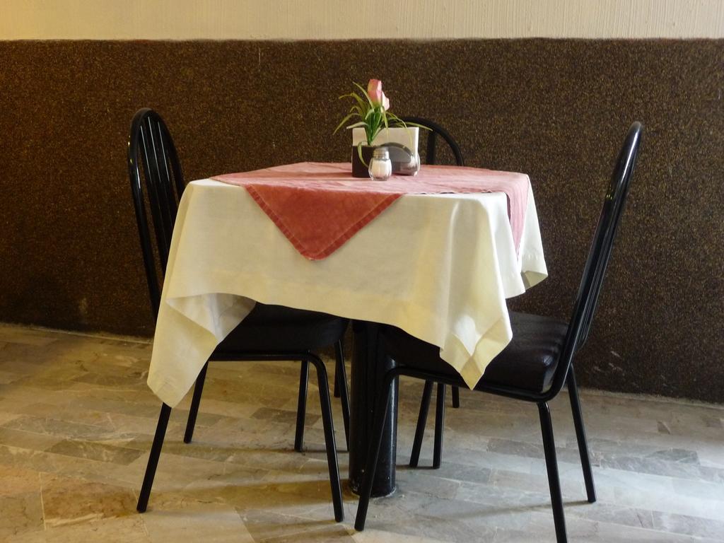 Hotel Flamingo Kristal Irapuato Kültér fotó