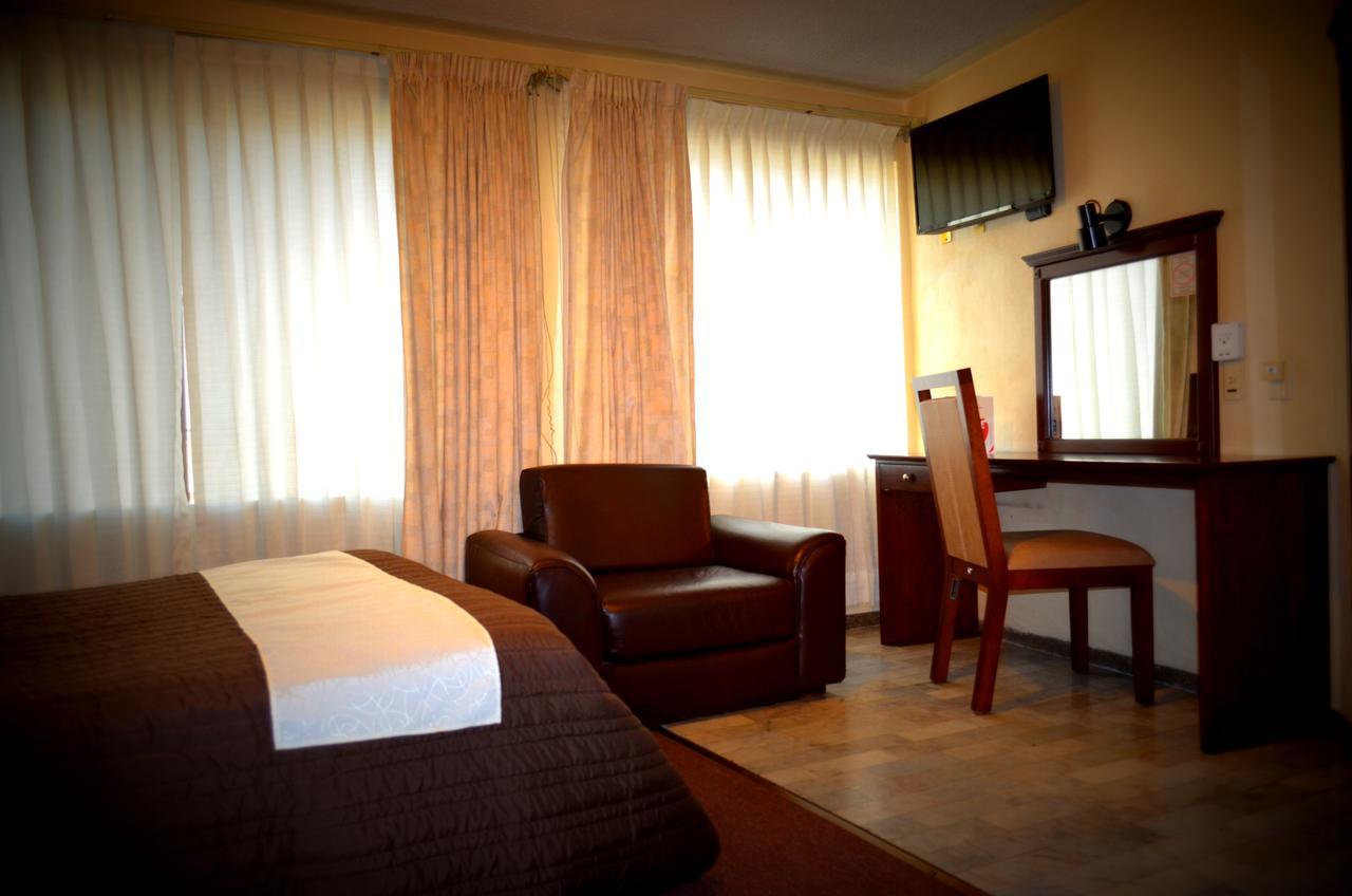 Hotel Flamingo Kristal Irapuato Kültér fotó
