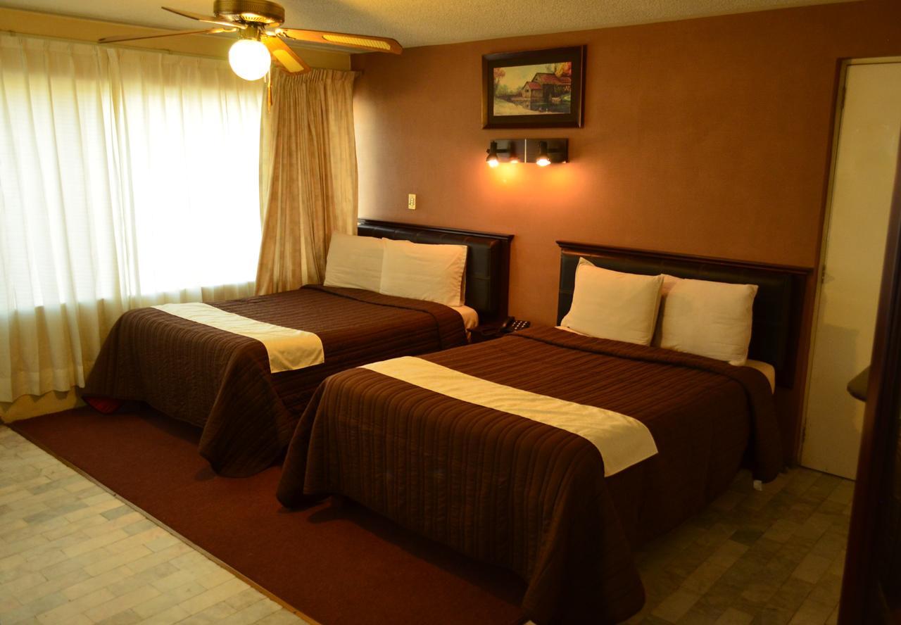 Hotel Flamingo Kristal Irapuato Kültér fotó