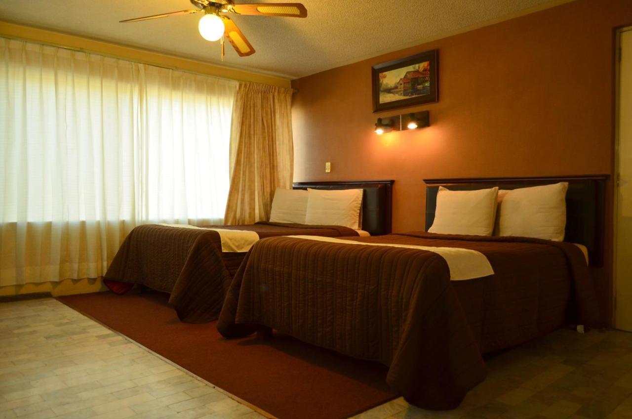 Hotel Flamingo Kristal Irapuato Kültér fotó